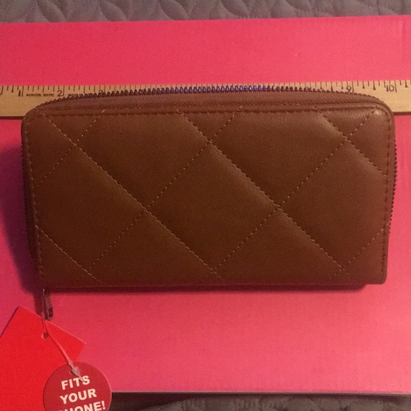 Rampage wallet- NWT- holds cell phone Reg $38 - Picture 6 of 6